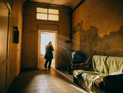“We spent several months in the basement, without light or food supplies. It was very damp there and Vanya developed a bad cough. Before leaving, we didn't even go into the house. We had our documents with us, so we just grabbed a backpack and left,” recalls Yuliia Murashkina.